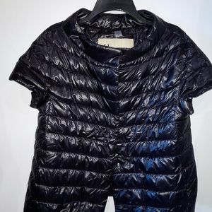 HERNO Cap Sleeve Quilted Down Jacket
